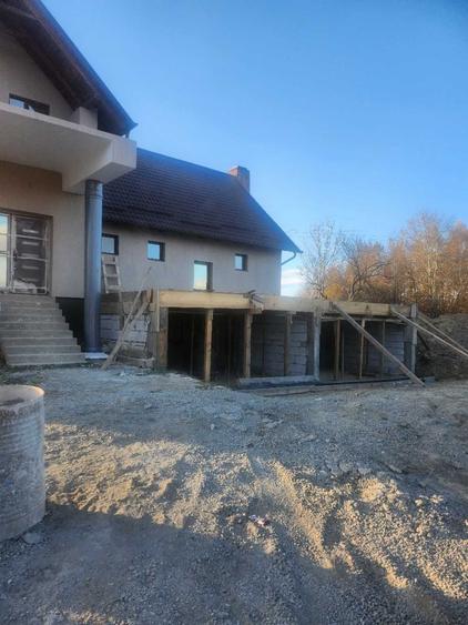 Casă cu 4 camere în Șinteu
