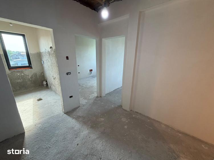 Casă cu 4 camere cu Teren 250 Mp în Vânători
