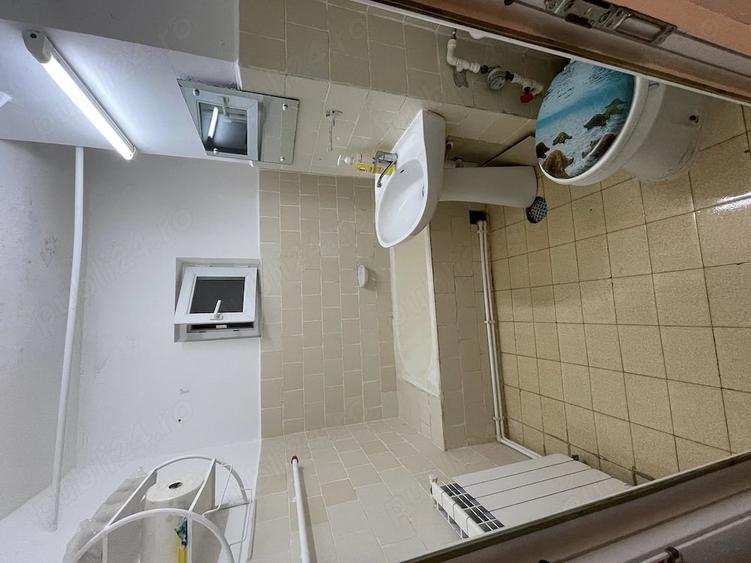Garsonieră decomandată în E3