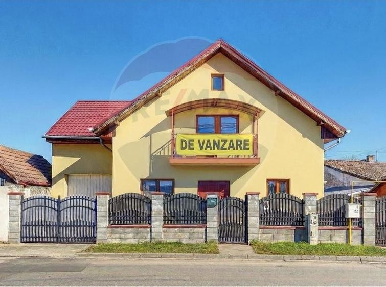 Casă individuală cu 6 camere cu Teren 266 Mp în Șagului