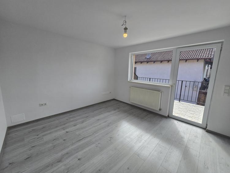 Casă individuală cu 3 camere cu Canalizare în Florești