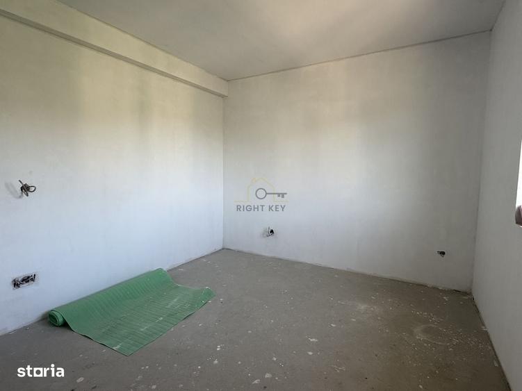 Casă cu 4 camere cu Teren 250 Mp în Domnești