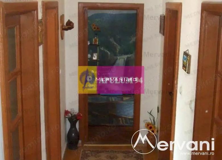 Casă cu 2 camere cu Teren 545 Mp în Central