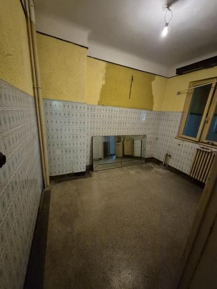 Casă individuală cu 3 camere cu Canalizare în Cotroceni