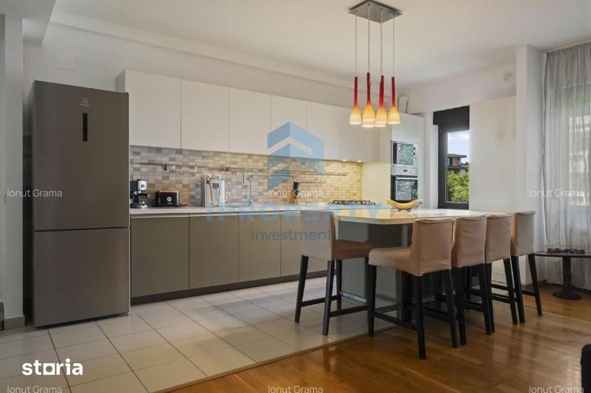 Apartament cu 3 camere semidecomandat în Central
