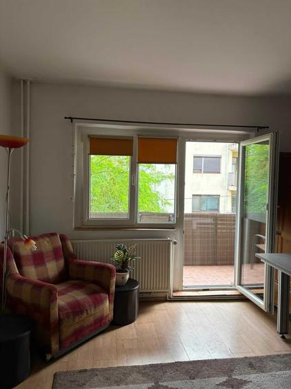 Apartament cu 3 camere în Badea Cârțan