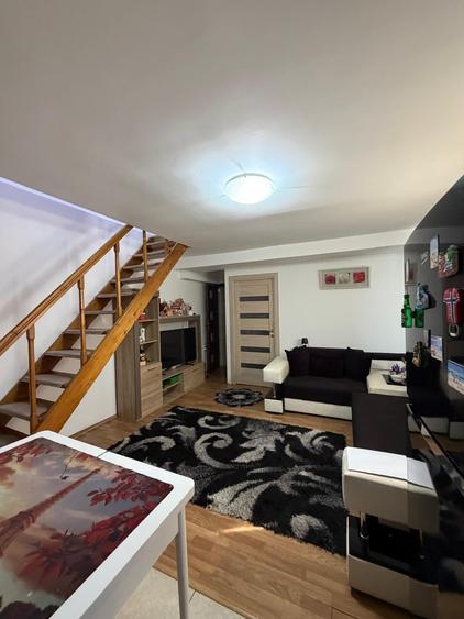 Apartament cu 4 camere în P-ța Reșița