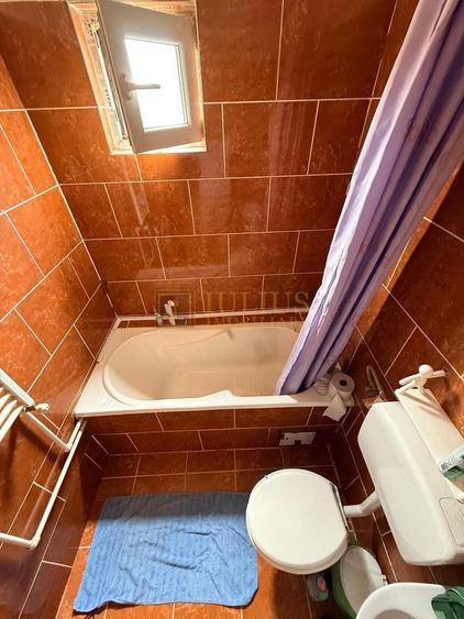 Apartament cu 3 camere decomandat în Dâmbovița