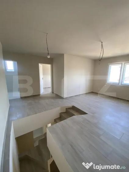 Apartament cu 7 camere decomandat în Central