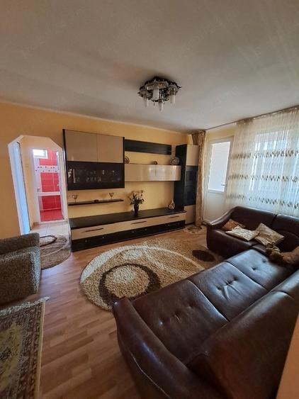 Apartament cu 2 camere semidecomandat în Exterior Vest