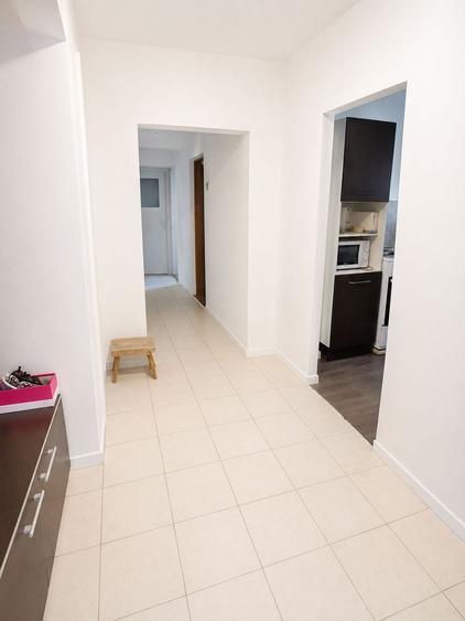 Apartament cu 4 camere decomandat în Rogerius