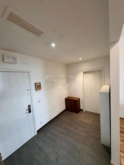Apartament cu 3 camere semidecomandat, mobilat în Vitan-Bârzești