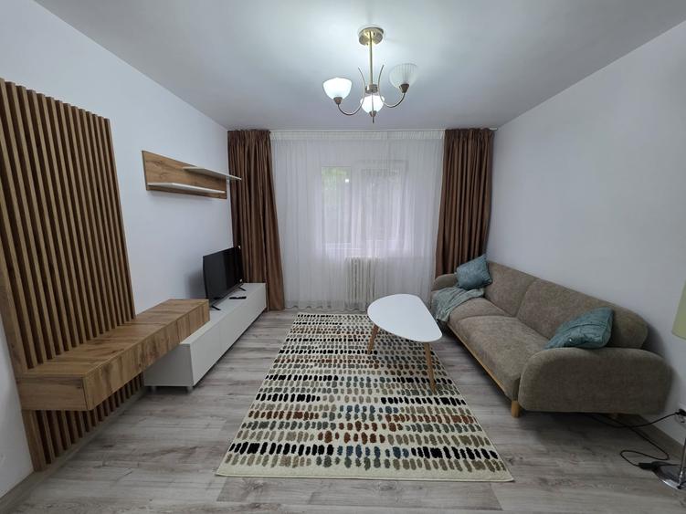 Apartament cu 2 camere semidecomandat în P-ța Reșița