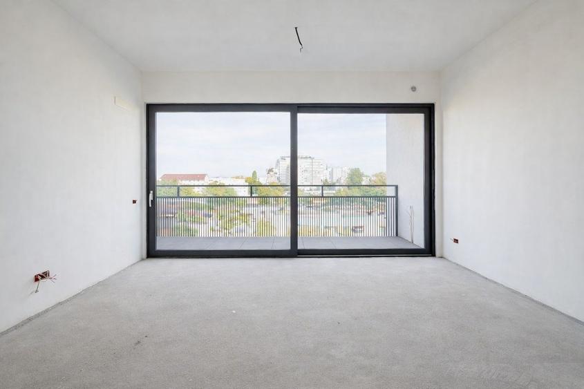 Apartament cu 3 camere decomandat în Delfinariu