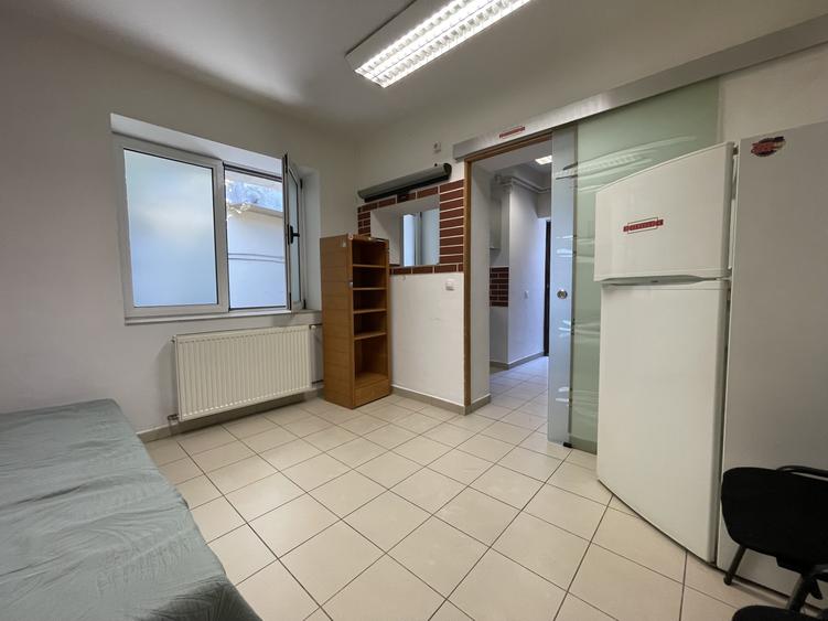 Casă individuală cu 2 camere decomandat cu Canalizare în Tineretului