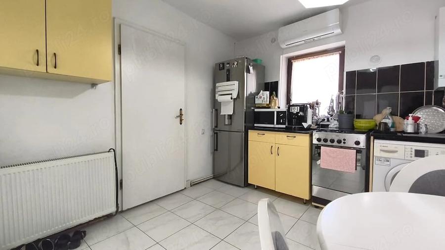 Apartament cu 3 camere semidecomandat în Ultracentral