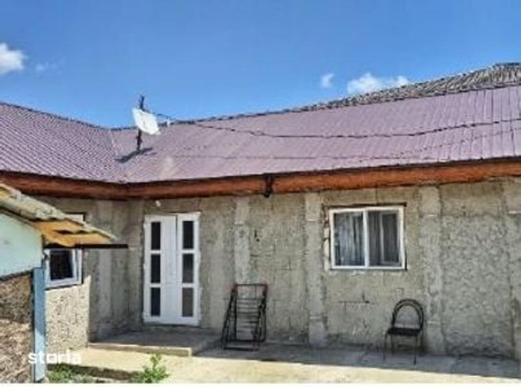 Casă cu 2 camere cu Teren 37 Mp în Golăiești