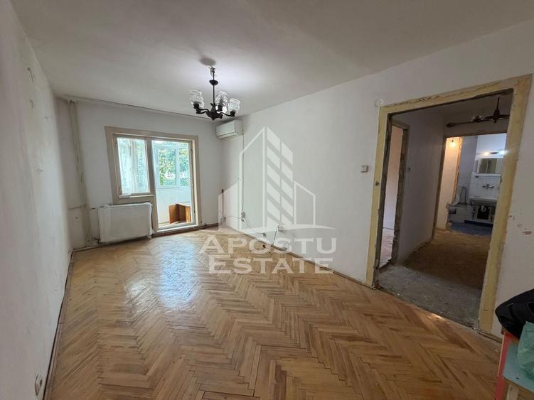 Apartament cu 2 camere decomandat în Lipovei