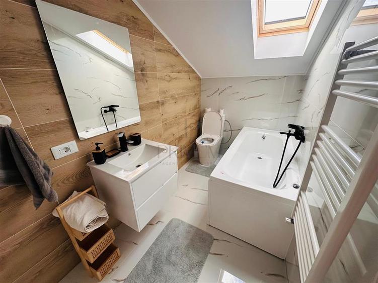 Apartament cu 3 camere decomandat în Giroc