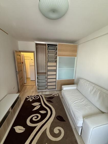 Garsonieră decomandată în Central