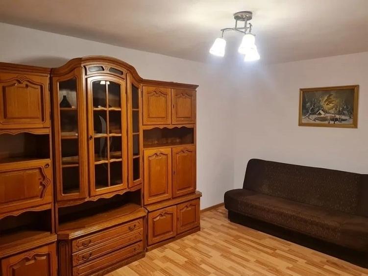 Apartament cu 2 camere decomandat în Podu Roș