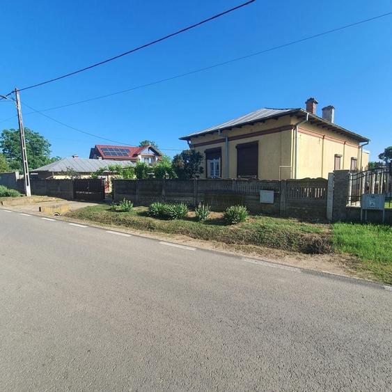Casă cu 3 camere în Coșoveni