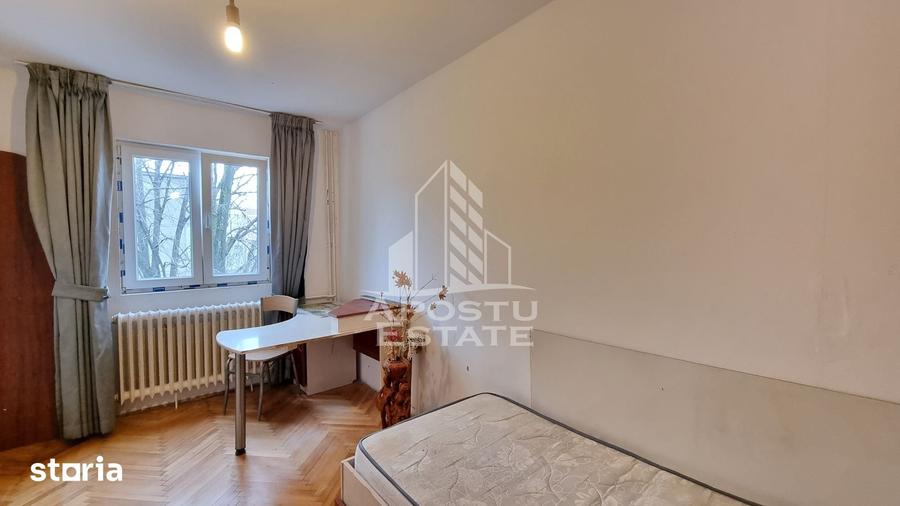 Apartament cu 3 camere semidecomandat în Circumvalațiunii