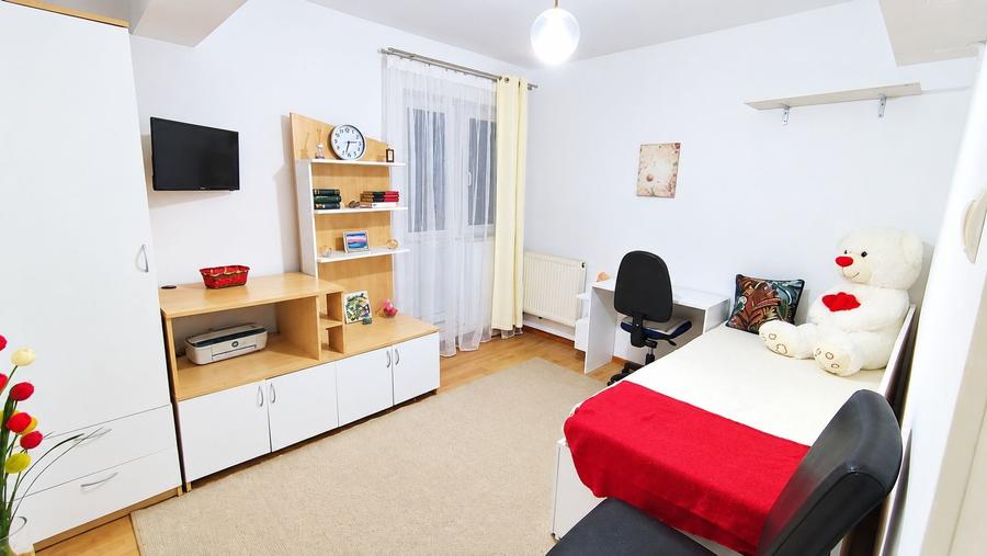 Apartament cu 3 camere decomandat în Central