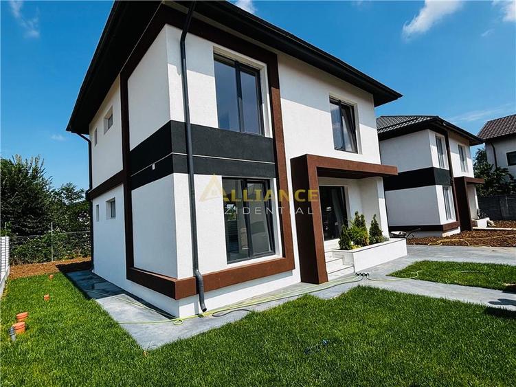 Casă individuală cu 4 camere cu Teren 300 Mp în Berceni
