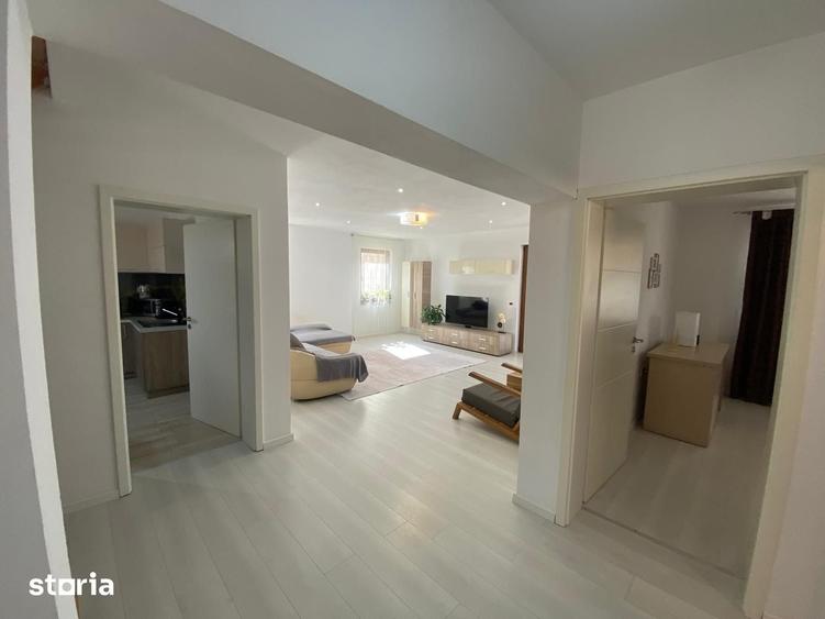 Casă cu 5 camere cu Teren 580 Mp în Central