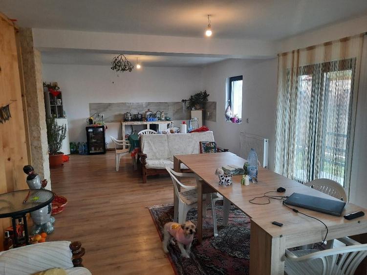 Casă individuală cu 5 camere cu Canalizare în Tărtășești