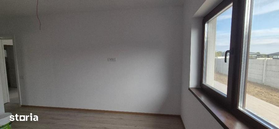 Casă cu 4 camere cu Teren 400 Mp în Clinceni