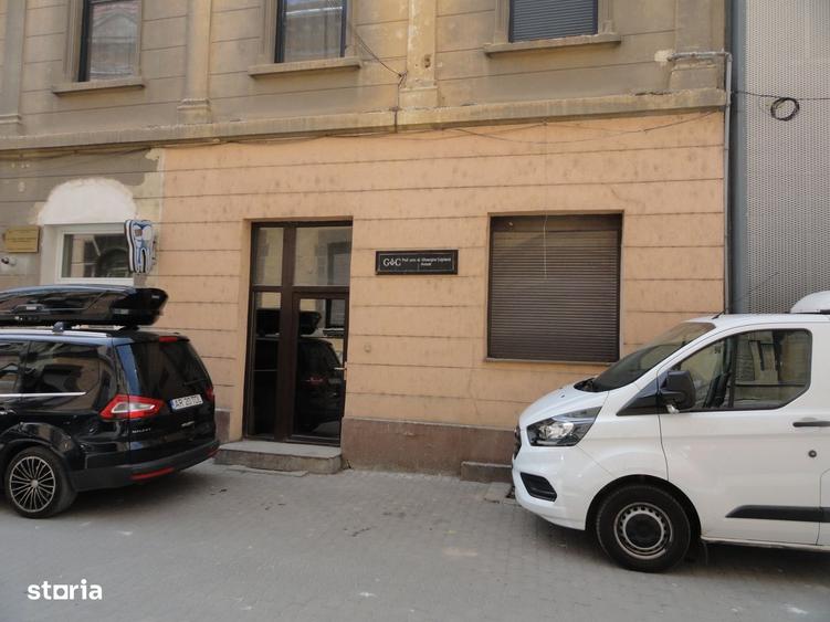 Spațiu comercial, de 70 mp, în Central