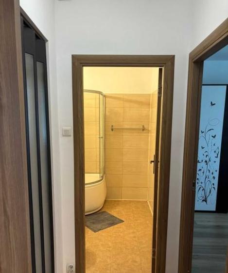 Apartament cu 2 camere decomandat, mobilat în 1 Mai
