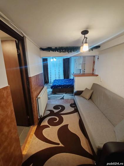 Apartament cu 3 camere semidecomandat în Central
