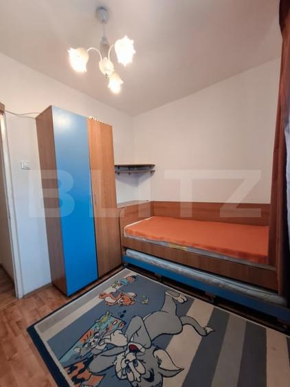 Apartament cu 3 camere decomandat, mobilat în Calea București