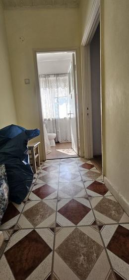 Apartament cu 3 camere decomandat în Valea Moșneagului