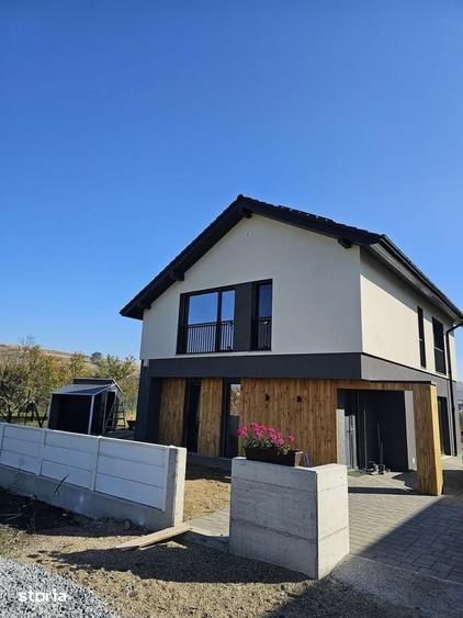 Casă cu 4 camere cu Teren 546 Mp în Chinteni