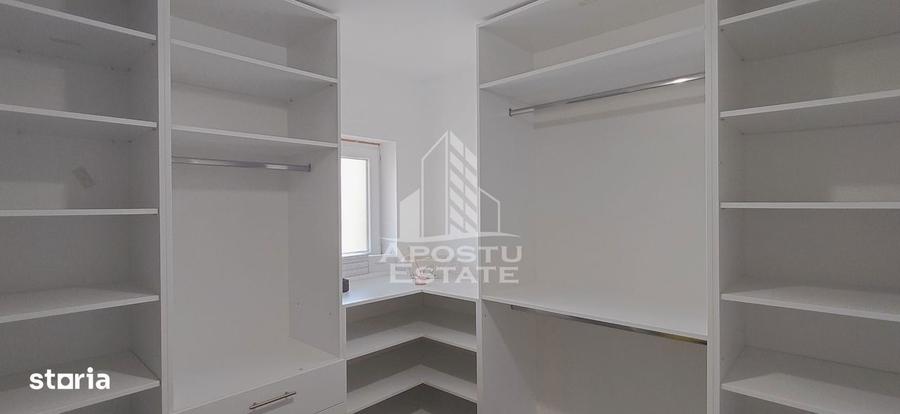 Casă cu 5 camere cu Teren 320 Mp în Dumbrăvița