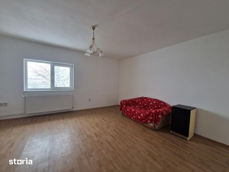 Casă cu 4 camere cu Teren 700 Mp în Recea