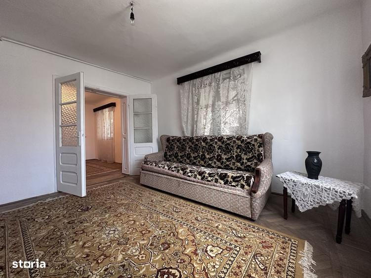 Casă cu 4 camere în Central