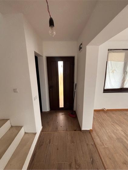 Casă cu Teren 900 Mp în Câmpenești