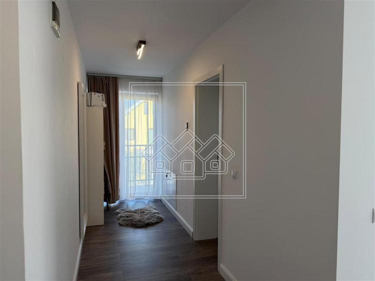 Casă cu 4 camere cu Teren 264 Mp în Tineretului