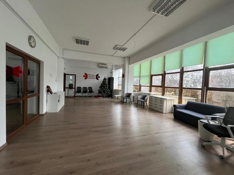 Birou, de 106 mp, în Republicii