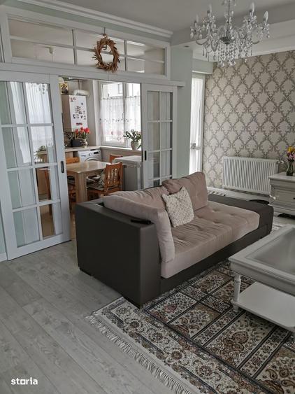Apartament cu 3 camere decomandat, mobilat în Podu Roș