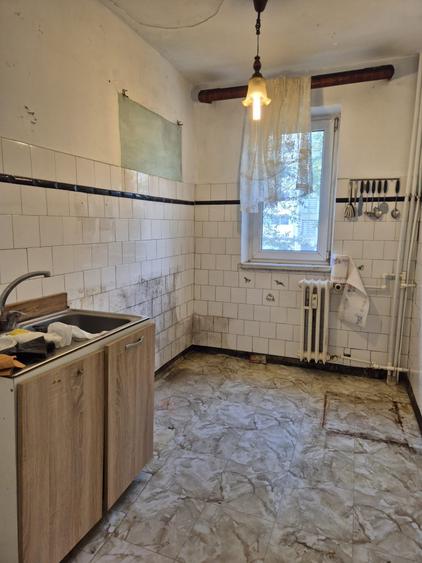 Apartament cu 3 camere semidecomandat în Tomis Nord