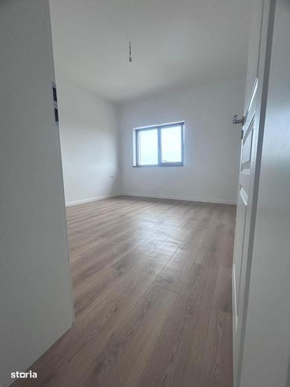 Casă cu 3 camere în Vladimirescu