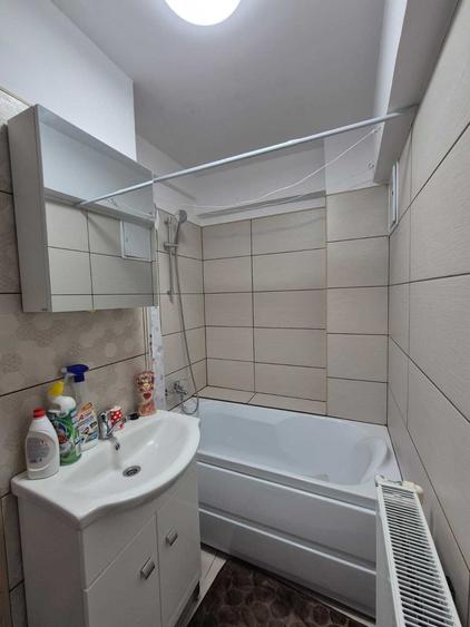 Garsonieră decomandată în Central