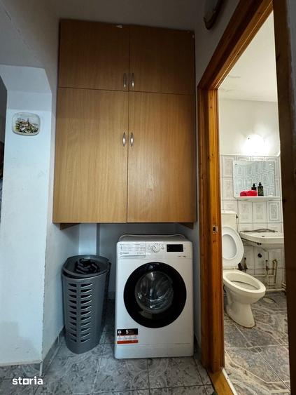 Apartament cu 3 camere decomandat în Podu Roș