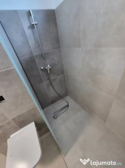 Apartament cu 3 camere decomandat în Băneasa